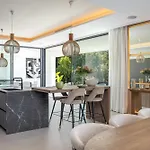 Mirage, Sierra Blanca, * Marbella