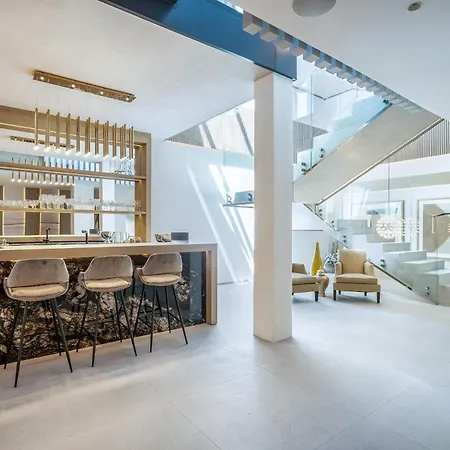 Villa Mirage, Sierra Blanca,