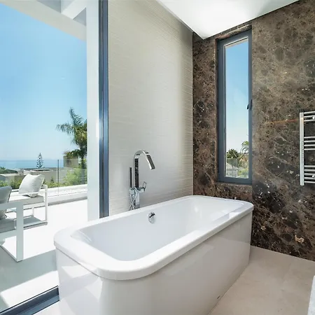 Mirage, Sierra Blanca, Villa