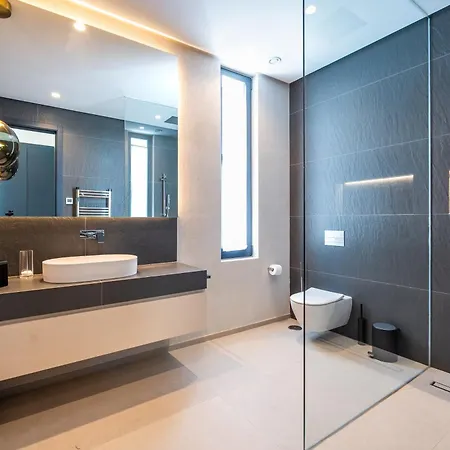 Mirage, Sierra Blanca, * マルベーリャ