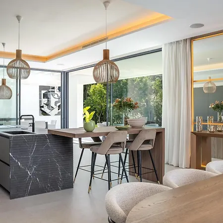 Mirage, Sierra Blanca, * マルベーリャ