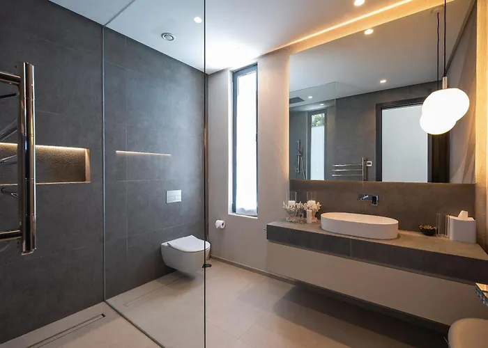 Willa Mirage, Sierra Blanca,