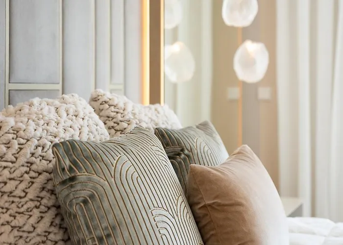 Willa Mirage, Sierra Blanca,