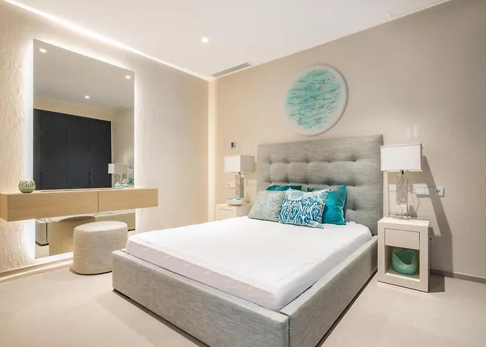 Willa Mirage, Sierra Blanca,