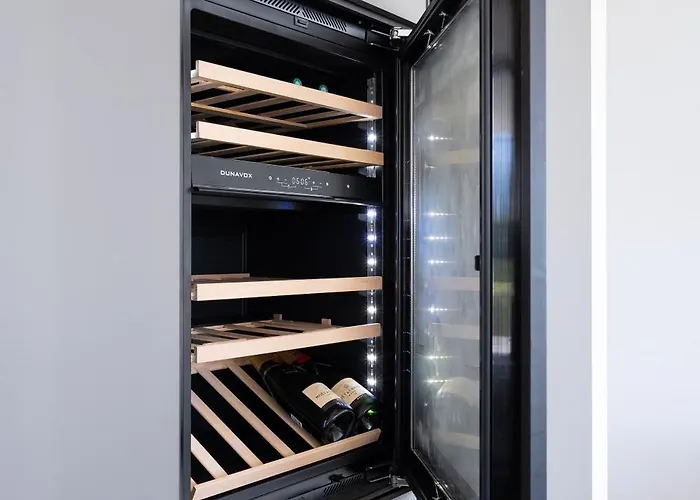 Willa Mirage, Sierra Blanca, *