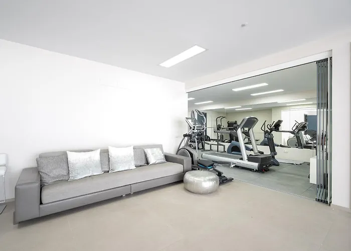 Willa Mirage, Sierra Blanca, *