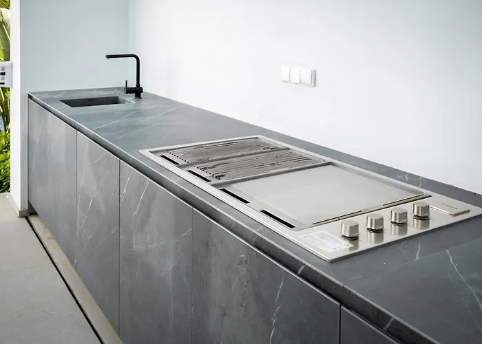 Mirage, Sierra Blanca, Willa